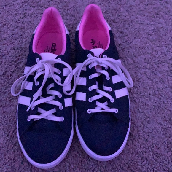 Shoes - Picture 4 of 4